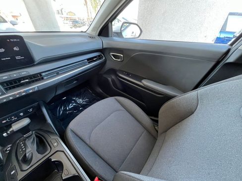 Used 2025 Kia K4 LXS image 36