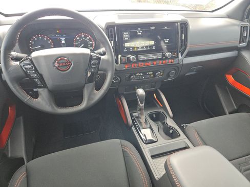 Certified 2025 Nissan Frontier PRO-4X image 15