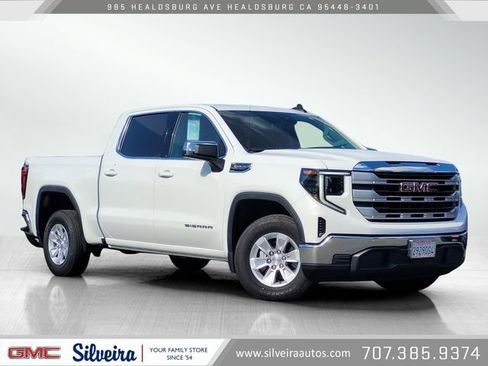 Used 2025 GMC Sierra 1500 SLE w/ Preferred Package image 1