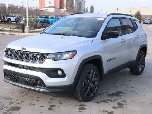 New 2026 Jeep Compass Latitude image 10