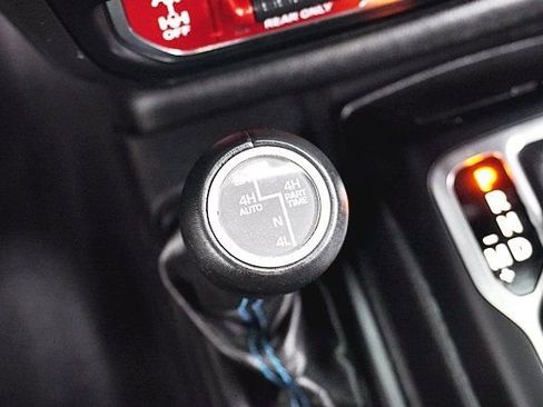 Used 2021 Jeep Wrangler Unlimited Rubicon 4xe image 33