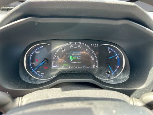 Used 2025 Toyota RAV4 LE AWD/4WD image 20