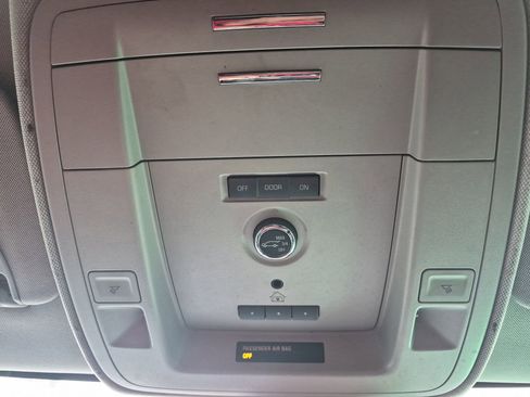 Used 2018 Chevrolet Tahoe Premier image 23