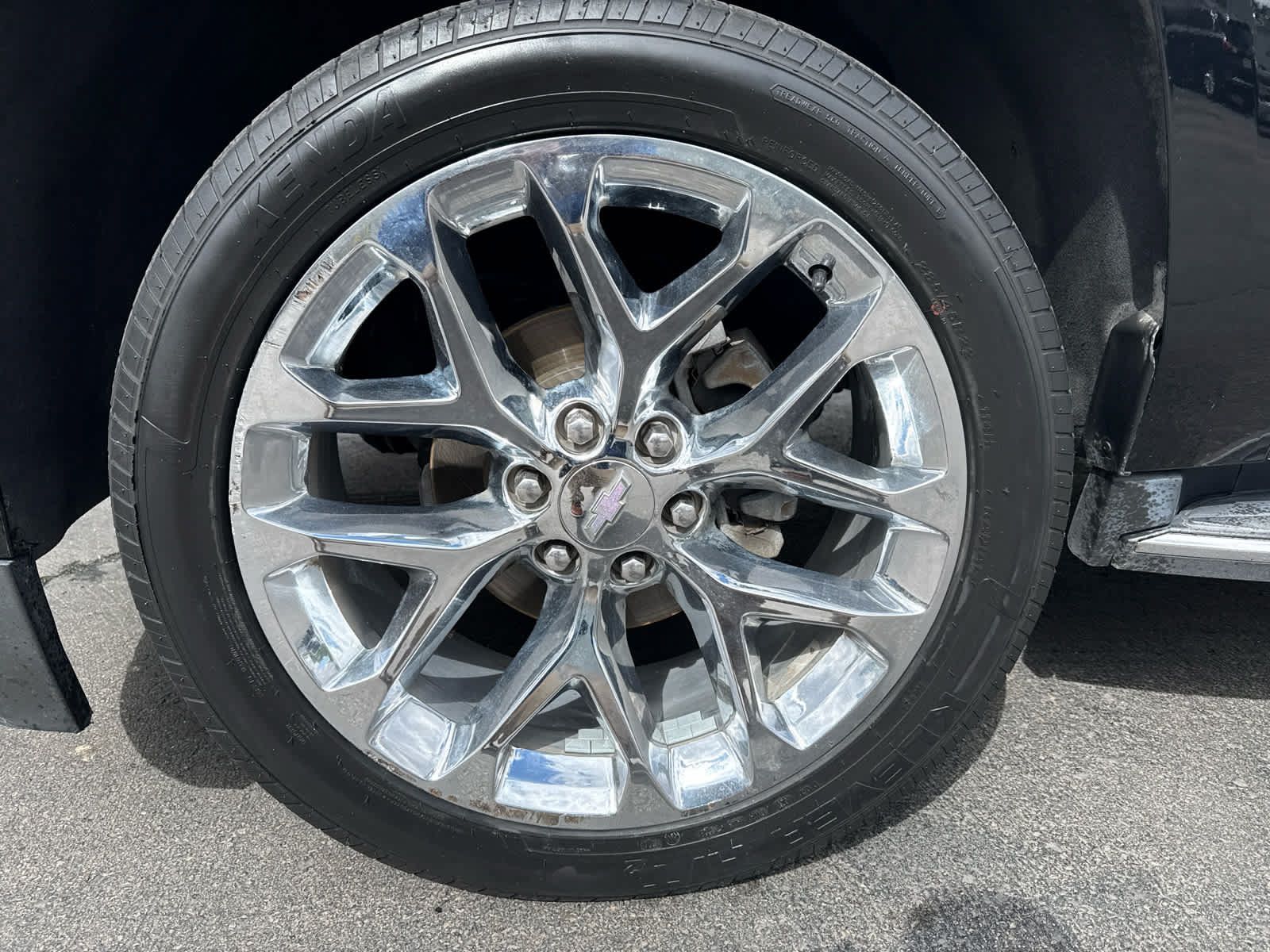 Used 2018 Chevrolet Suburban Premier w/ Max Trailering Package AWD/4WD image 9