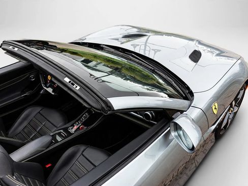 Certified 2022 Ferrari Portofino M RWD image 18