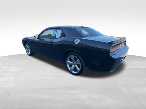 Used 2014 Dodge Challenger R/T RWD image 5
