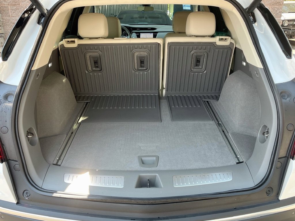 Used 2024 Cadillac XT5 Premium Luxury w/ LPO, Floor Liner Package AWD/4WD image 28