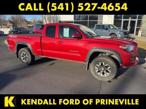 Used 2019 Toyota Tacoma TRD Off-Road image 1