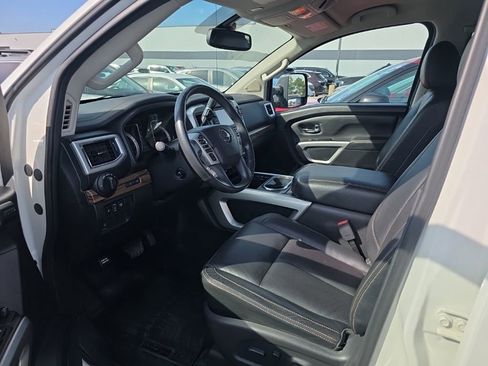 Used 2017 Nissan Titan SL w/ Off-Road Package AWD/4WD image 6