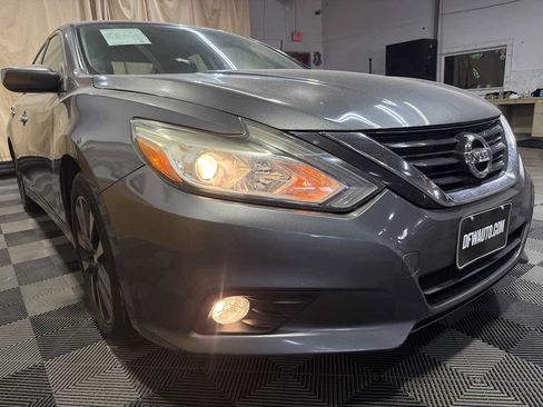 Used 2017 Nissan Altima 2.5 SV FWD image 6