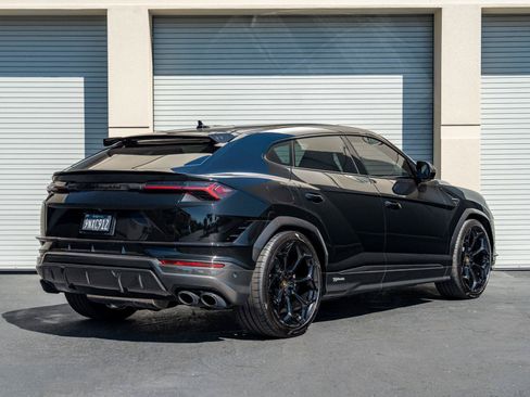 Used 2024 Lamborghini Urus Performante AWD/4WD image 6