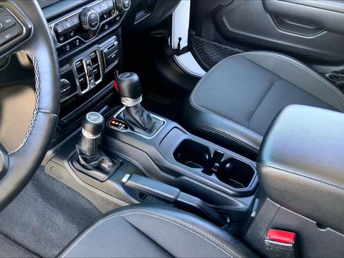 Used 2023 Jeep Wrangler Unlimited Sport AWD/4WD image 17
