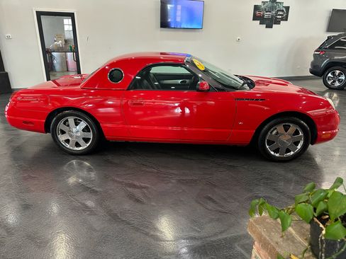 Used 2002 Ford Thunderbird image 4