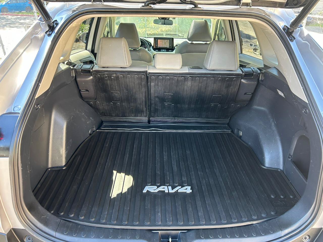 Used 2021 Toyota RAV4 XLE Premium AWD/4WD image 18