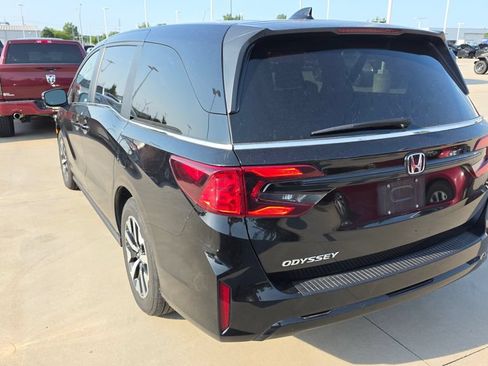 Used 2025 Honda Odyssey EX-L image 3