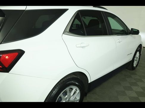 Used 2022 Chevrolet Equinox LT AWD/4WD image 17