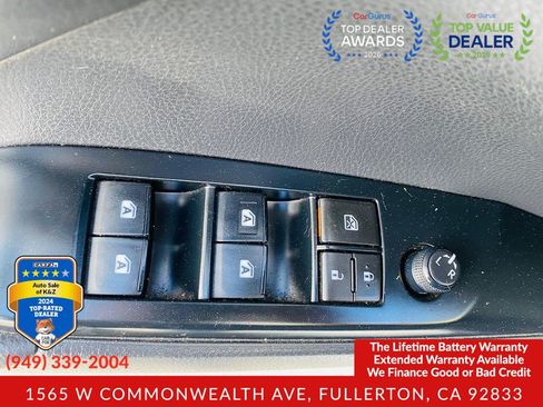 Used 2019 Toyota Camry SE FWD image 29