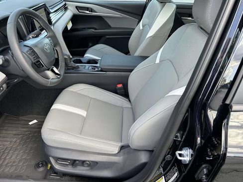 New 2026 Toyota Camry SE FWD image 14
