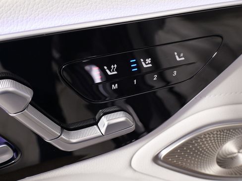 Used 2023 Mercedes-Benz EQS 580 4MATIC Sedan image 28