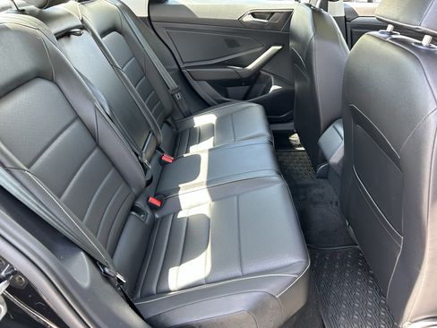 Used 2024 Volkswagen Jetta SE w/ Panoramic Sunroof Package FWD image 11