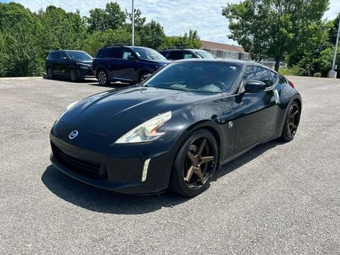 Used 2017 Nissan 370Z Touring RWD image 8