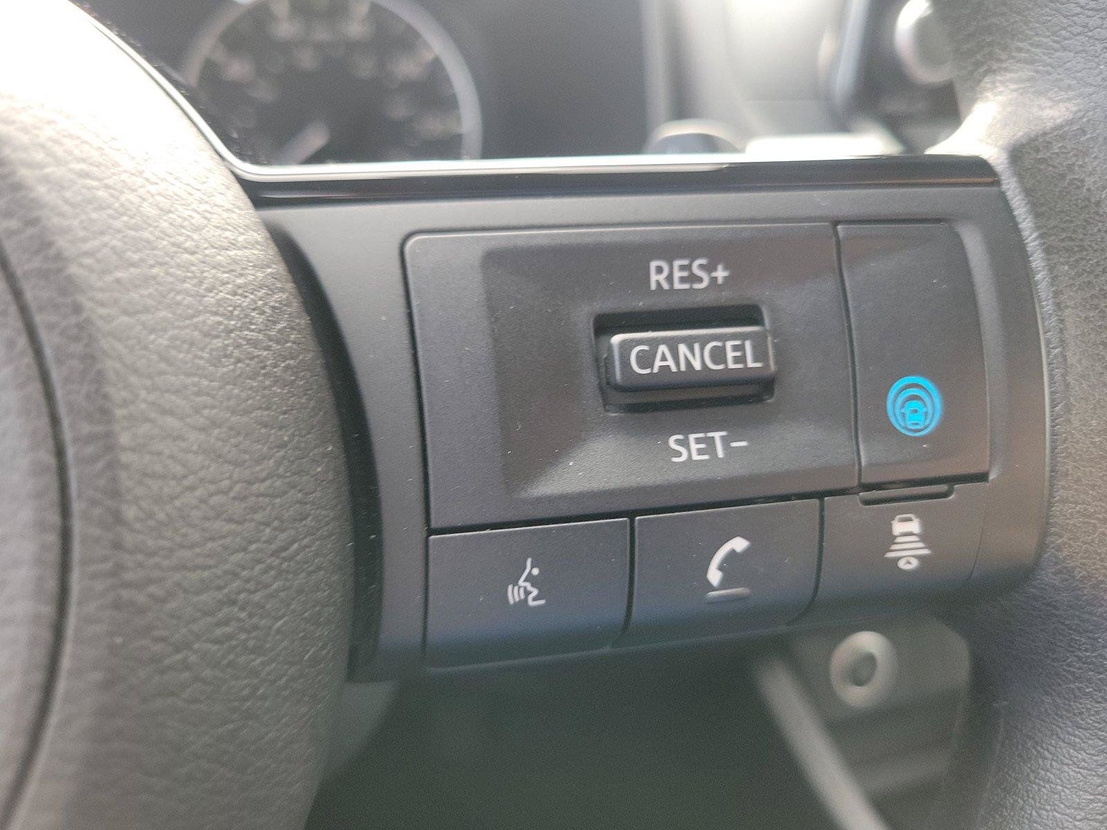 Used 2023 Nissan Rogue SV AWD/4WD image 25