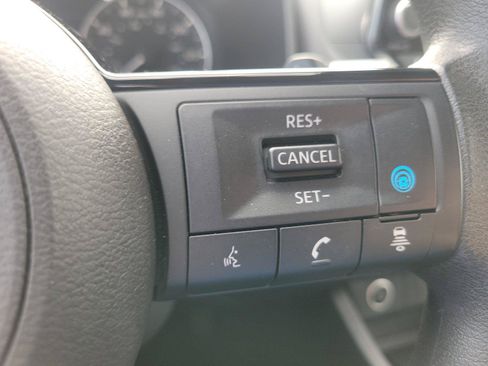 Used 2023 Nissan Rogue SV AWD/4WD image 25