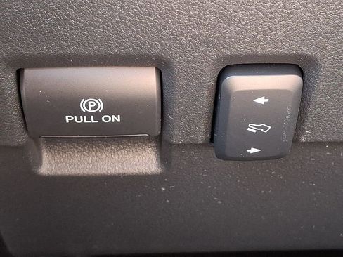 Used 2024 Ford F250 Platinum image 24