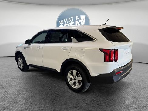 Certified 2023 Kia Sorento LX AWD/4WD image 6