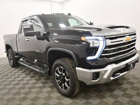 Used 2024 Chevrolet Silverado 2500 LTZ w/ LTZ Plus Package image 10