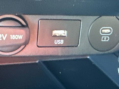 New 2025 Hyundai Elantra SEL image 32