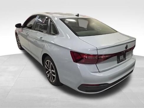 Used 2025 Volkswagen Jetta SE FWD image 7