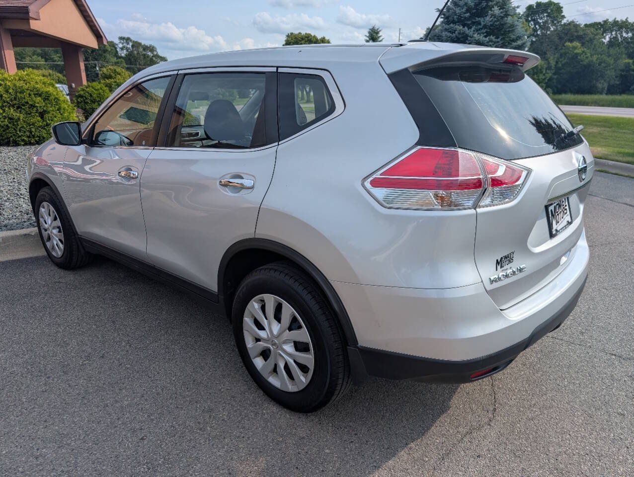 Used 2015 Nissan Rogue S FWD image 7