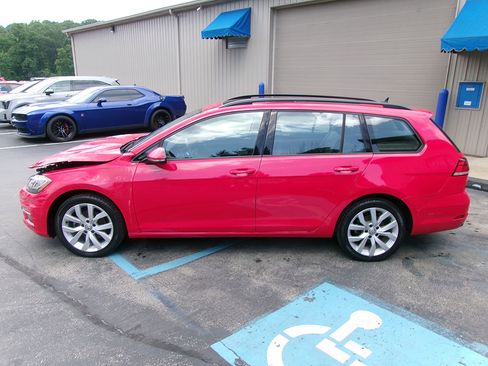 Used 2019 Volkswagen Golf S image 5