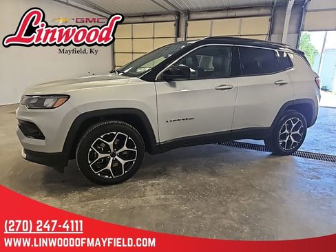 Used 2025 Jeep Compass Limited AWD/4WD image 5