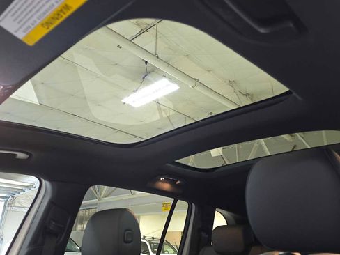 Certified 2025 Mercedes-Benz GLB 250 4MATIC image 22