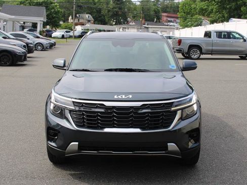 Used 2024 Kia Seltos EX FWD image 3