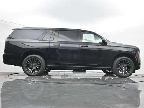 New 2026 Cadillac Escalade ESV Platinum Sport AWD/4WD image 20