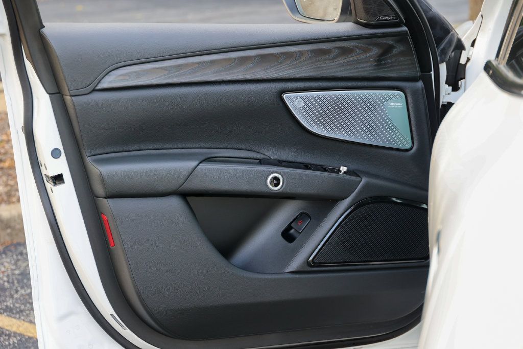 Used 2024 Maserati Grecale Modena AWD/4WD image 4