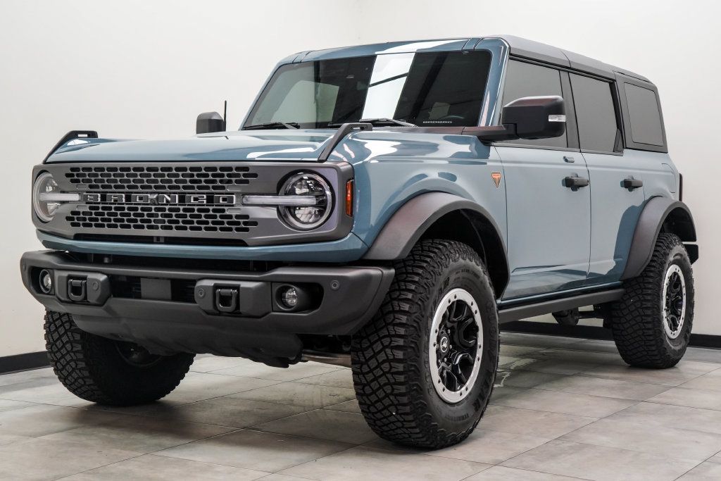Used 2023 Ford Bronco Badlands w/ Sasquatch Package AWD/4WD image 8