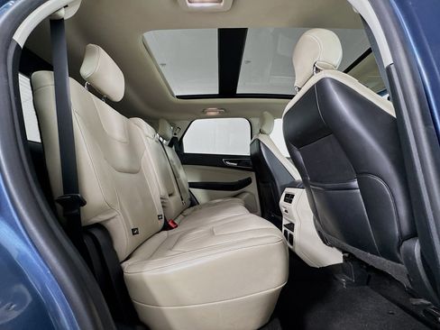 Used 2019 Ford Edge Titanium w/ Equipment Group 301A AWD/4WD image 29