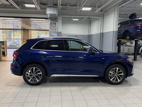 Used 2023 Audi Q5 2.0T Premium w/ Convenience Package AWD/4WD image 4