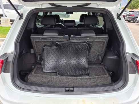 Used 2021 Volkswagen Tiguan SE R-Line AWD/4WD image 31