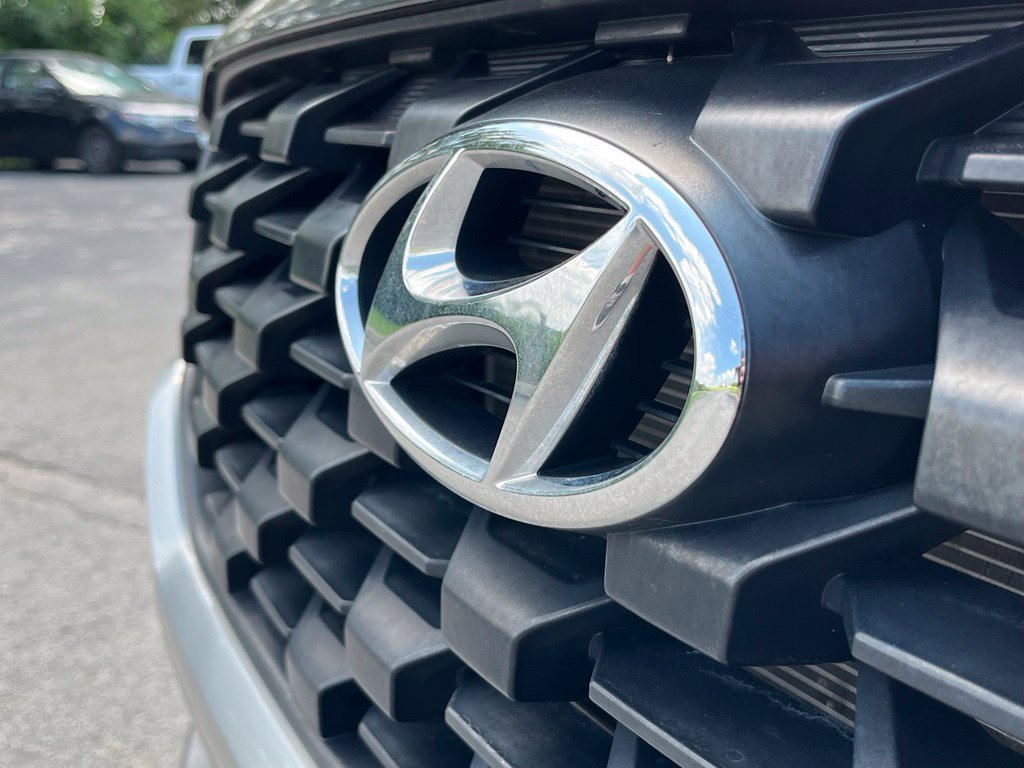 Used 2023 Hyundai Santa Fe SEL FWD image 4
