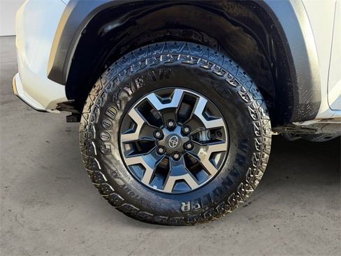 Used 2023 Toyota Tacoma TRD Off-Road image 14