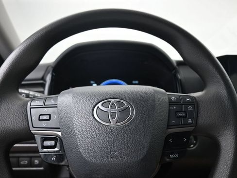 Used 2025 Toyota Camry LE FWD image 11