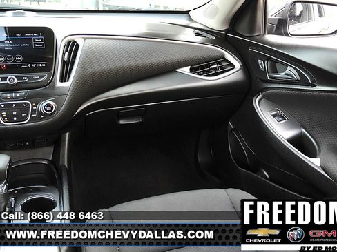 Used 2025 Chevrolet Malibu LT FWD image 32