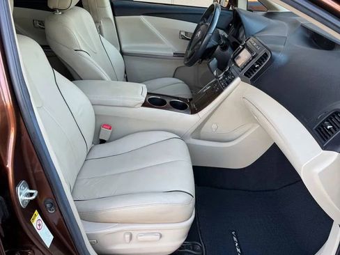 Used 2014 Toyota Venza XLE image 16