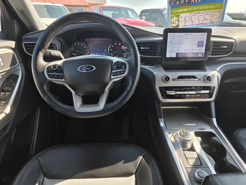 Used 2023 Ford Explorer XLT w/ Equipment Group 202A AWD/4WD image 11
