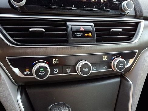 Certified 2019 Honda Accord LX image 16